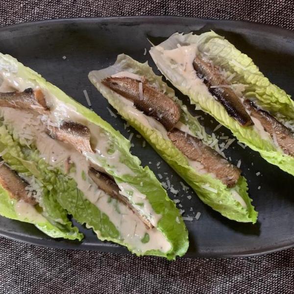 LAPU SALĀTI AR&nbsp;ŠPROTĒM